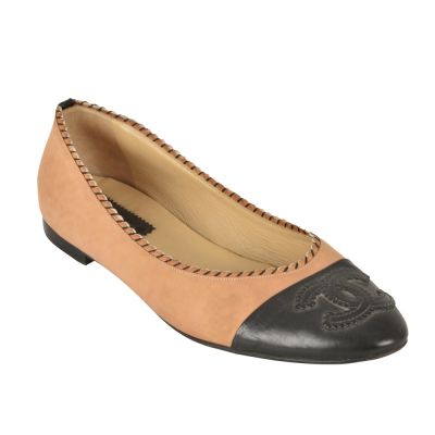 CHANEL CC LEATHER BALLERINA FLATS