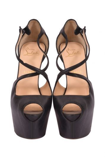 Crisscross best sale platform sandals