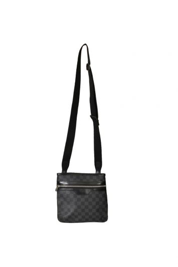 Montaigne leather bag Louis Vuitton Black in Leather - 32339284