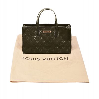 LOUIS VUITTON VERNIS WILSHIRE PM BAG