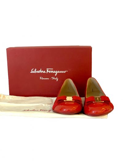 SALVATORE FERRAGAMO VARINA MINI BALLERINAS RT64-102