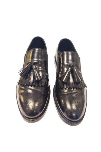 TOD’S BLACK FRINGE DETAIL LOAFERS