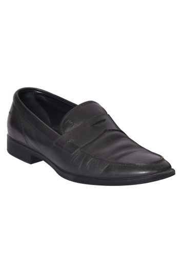 Tod’s Black Leather Loafers