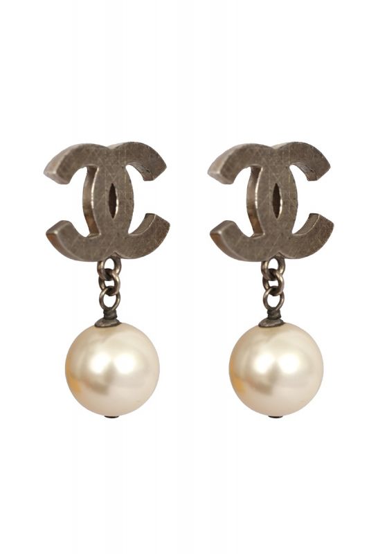 CHANEL DANGLE PEARL EARRINGS