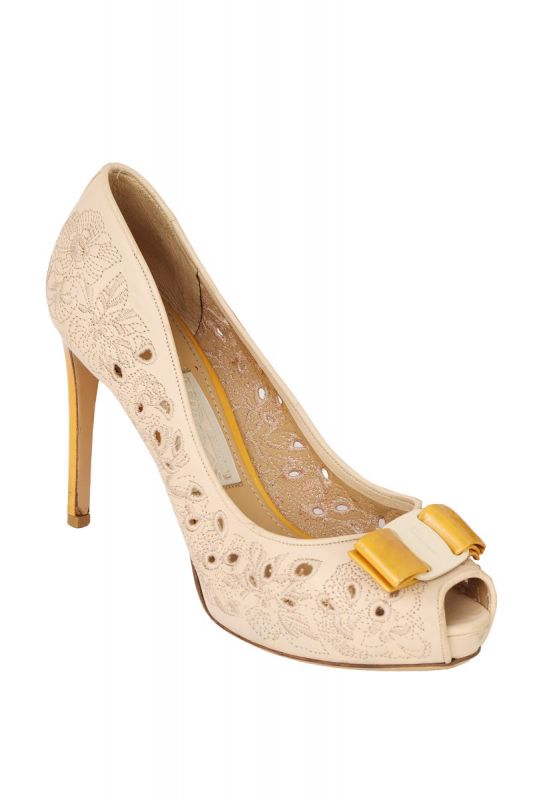 SALVATORE FERRAGAMO SIZE- UK 7 FLORAL EMBROIDERED PLUM VARA BOW PEEP TOE PUMPS