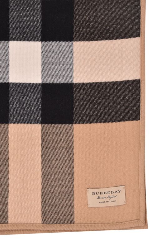 Burberry Nova checks reversible cape
