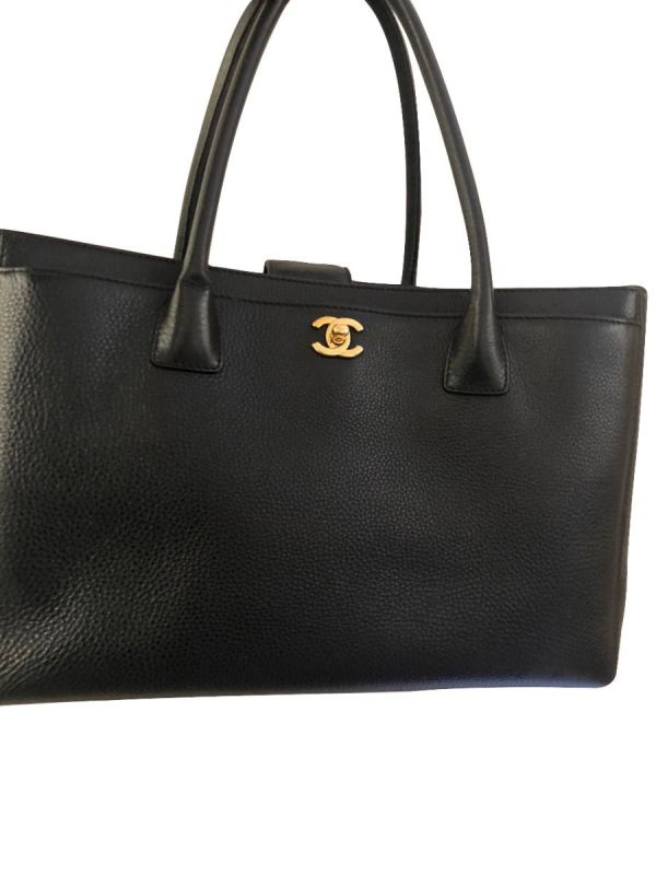 CHANEL BLACK LEATHER CERF EXECUTIVE TOTE