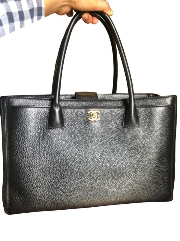 CHANEL BLACK LEATHER CERF EXECUTIVE TOTE