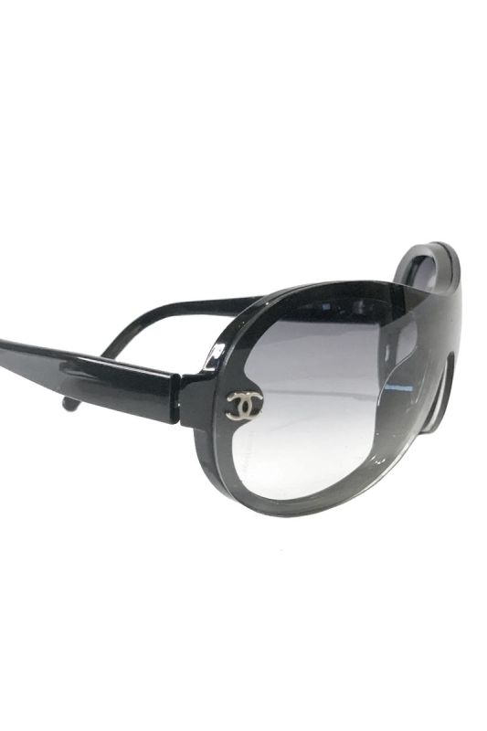 CHANEL BLACK LOGO GRADIENT SUNGLASSES