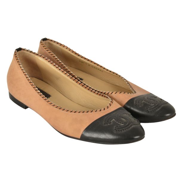 CHANEL CAP TOE CC BALLET FLATS