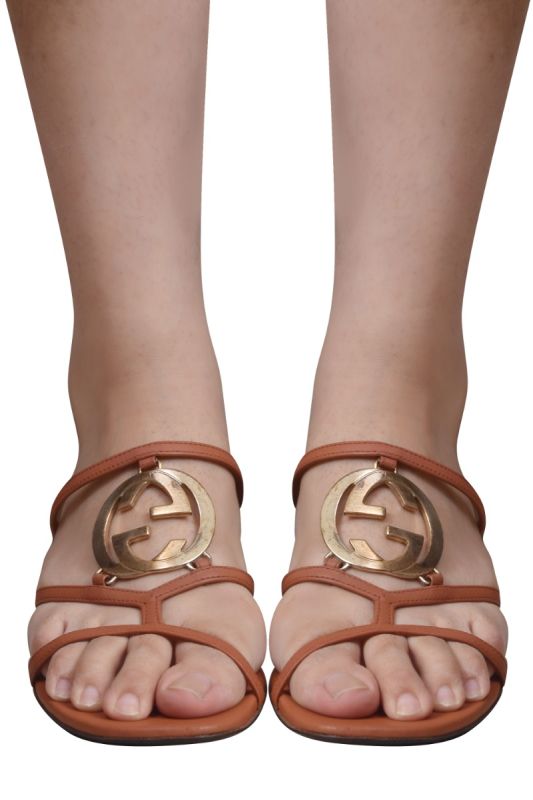 Gucci Beige Tan Interlocking GG Kitten Heelsq