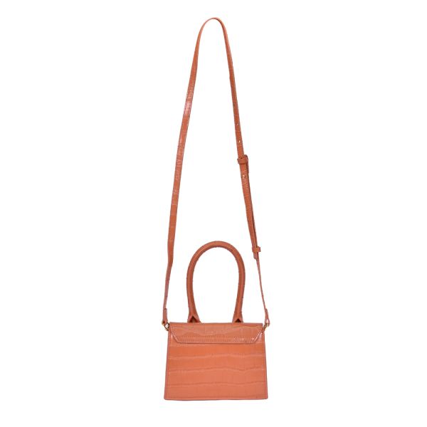 JACQUEMUS LE CHIQUITO MOYEN BAG