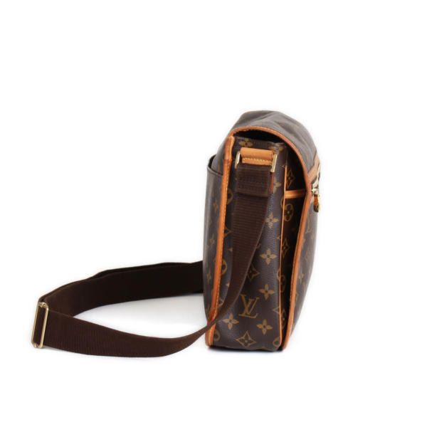 LOUIS VUITTON MESENGER BOSPHORE GM BAG