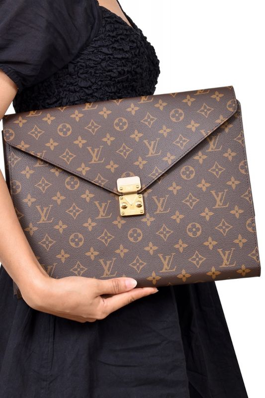 Louis Vuitton Monogram Mark Folder