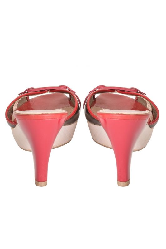 SALVATORE FERRAGAMO BLACK/ RED HEELS