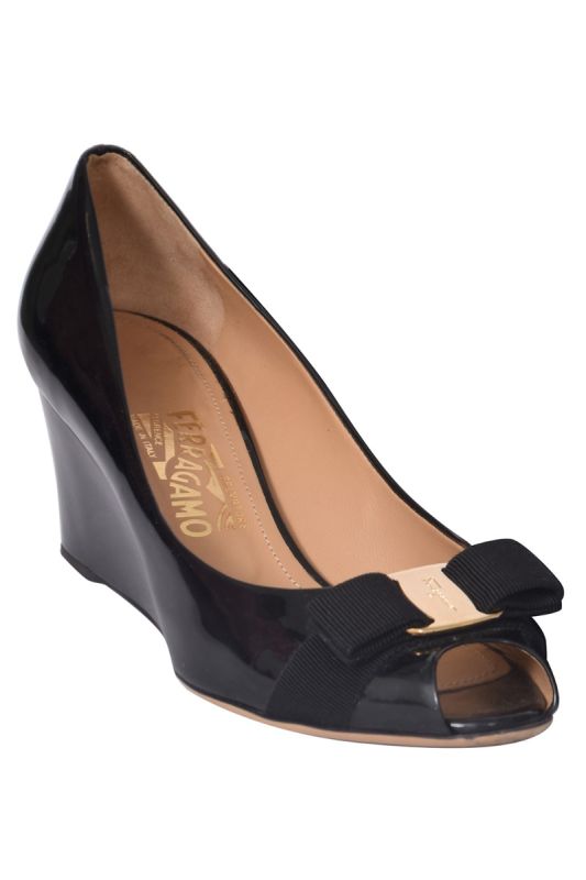 Salvatore Ferragamo Black Vera Bow Wedges