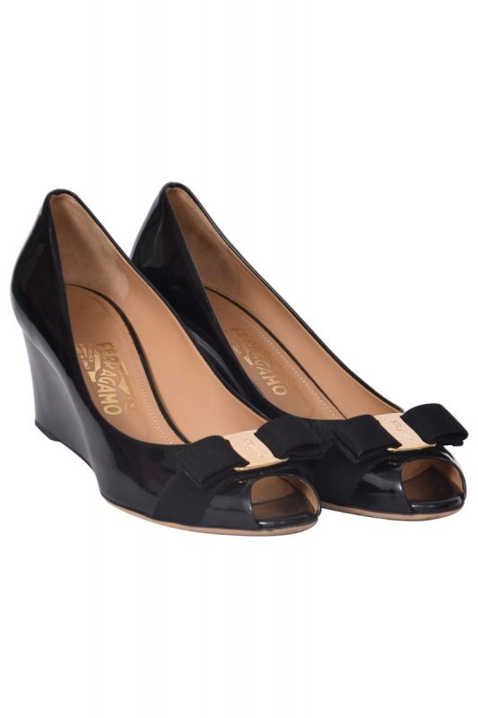 Salvatore Ferragamo Black Vera Bow Wedges