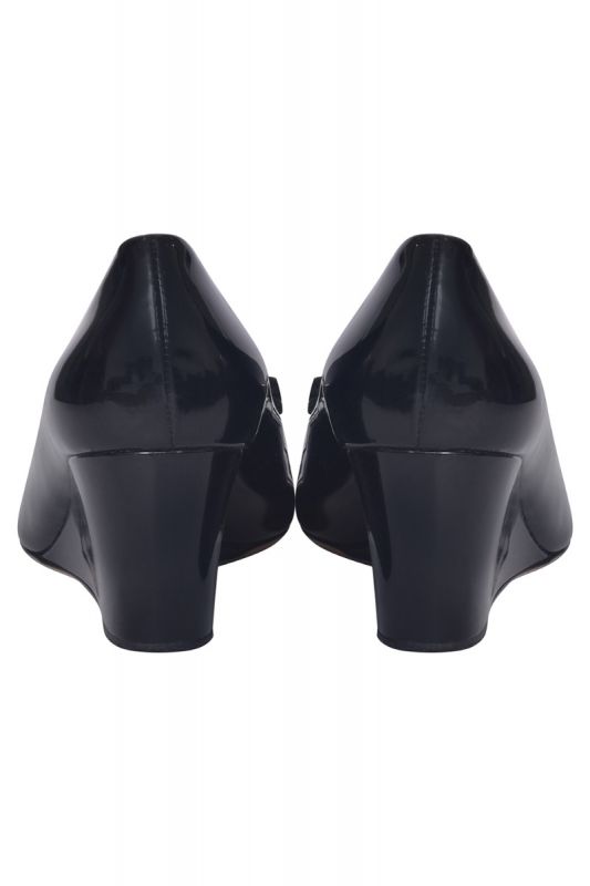 Salvatore Ferragamo Black Vera Bow Wedges