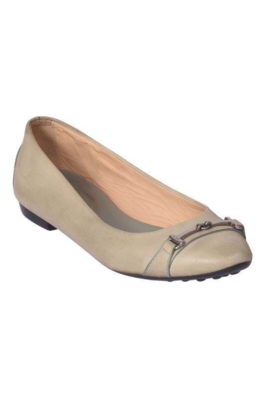 Tod’s Beige Ballet Flats