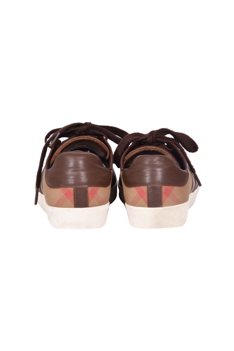 Burberry house sales check sneakers