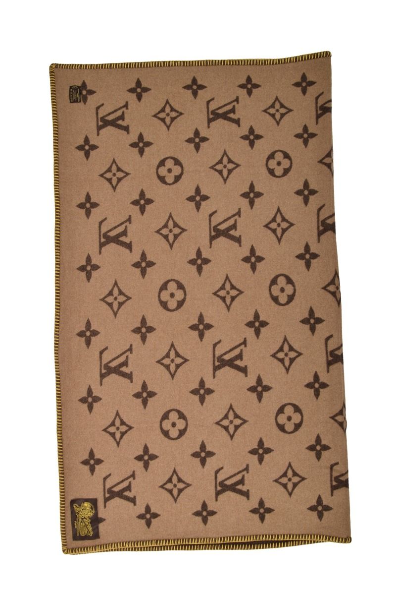 Shop Louis Vuitton MONOGRAM Monogram classic blanket (M76828) by lufine