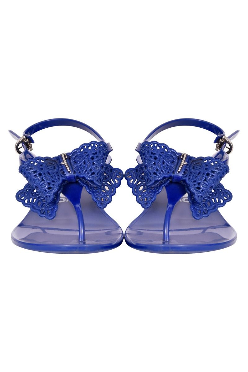 Ferragamo hot sale thong sandals
